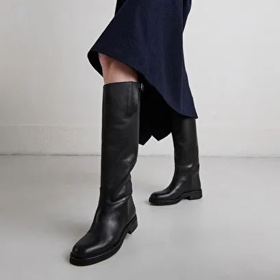 Bridle boots in black leather