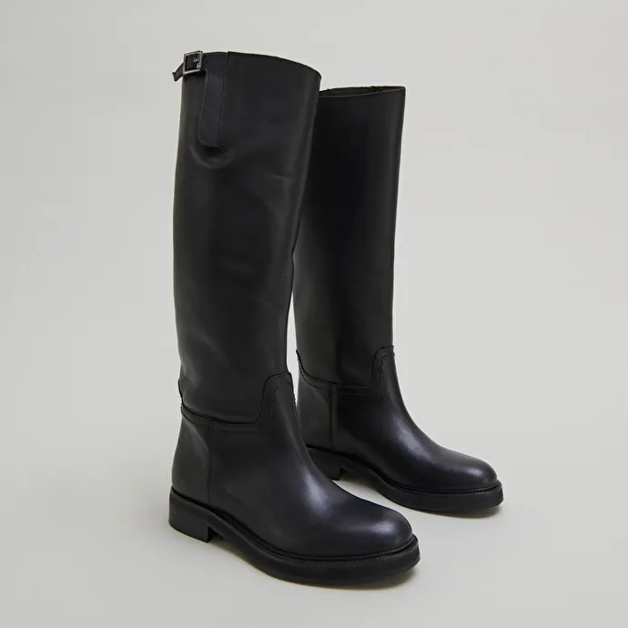 Bridle boots in black leather