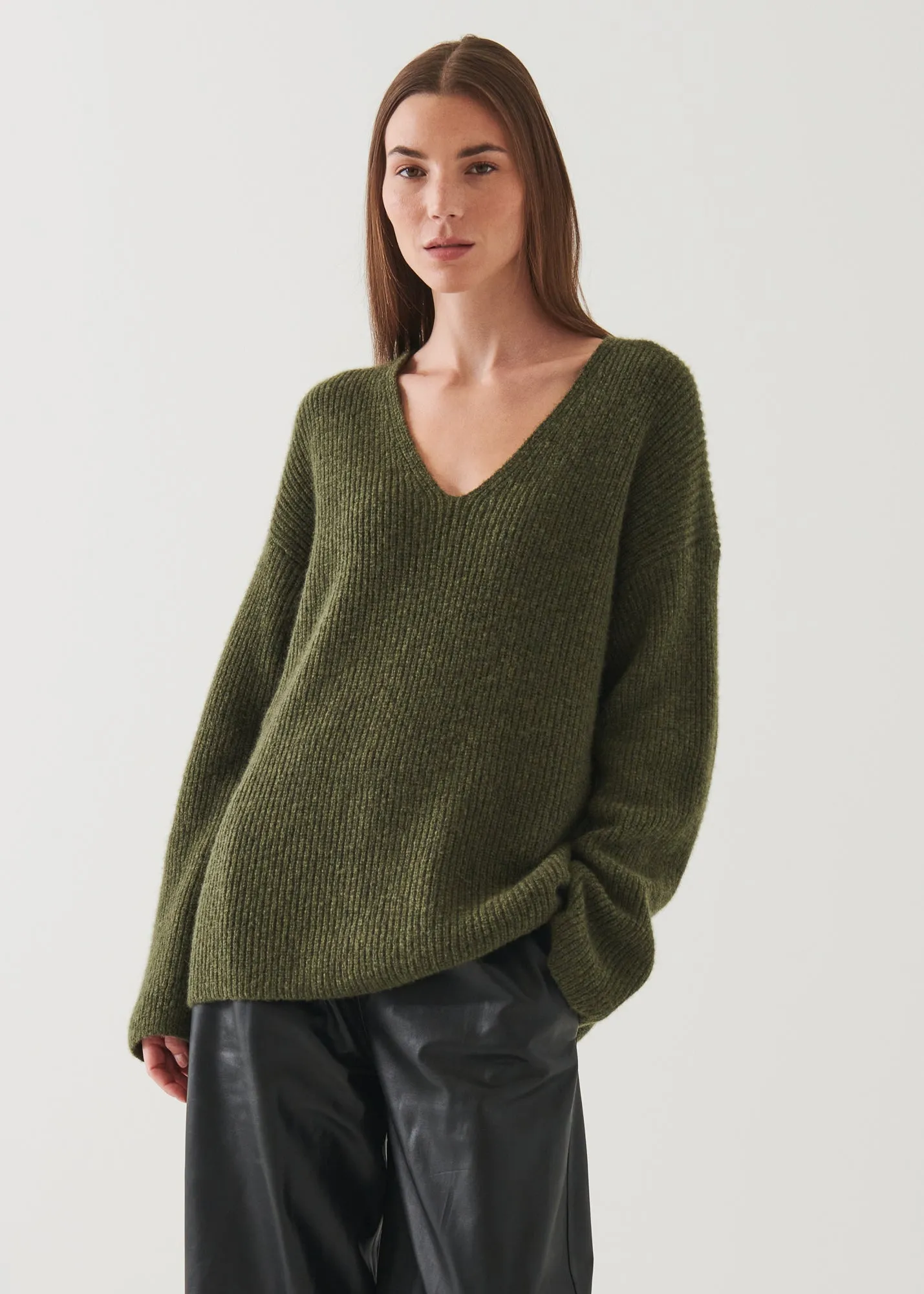 CASHMERE BLEND V-NECK SWEATER