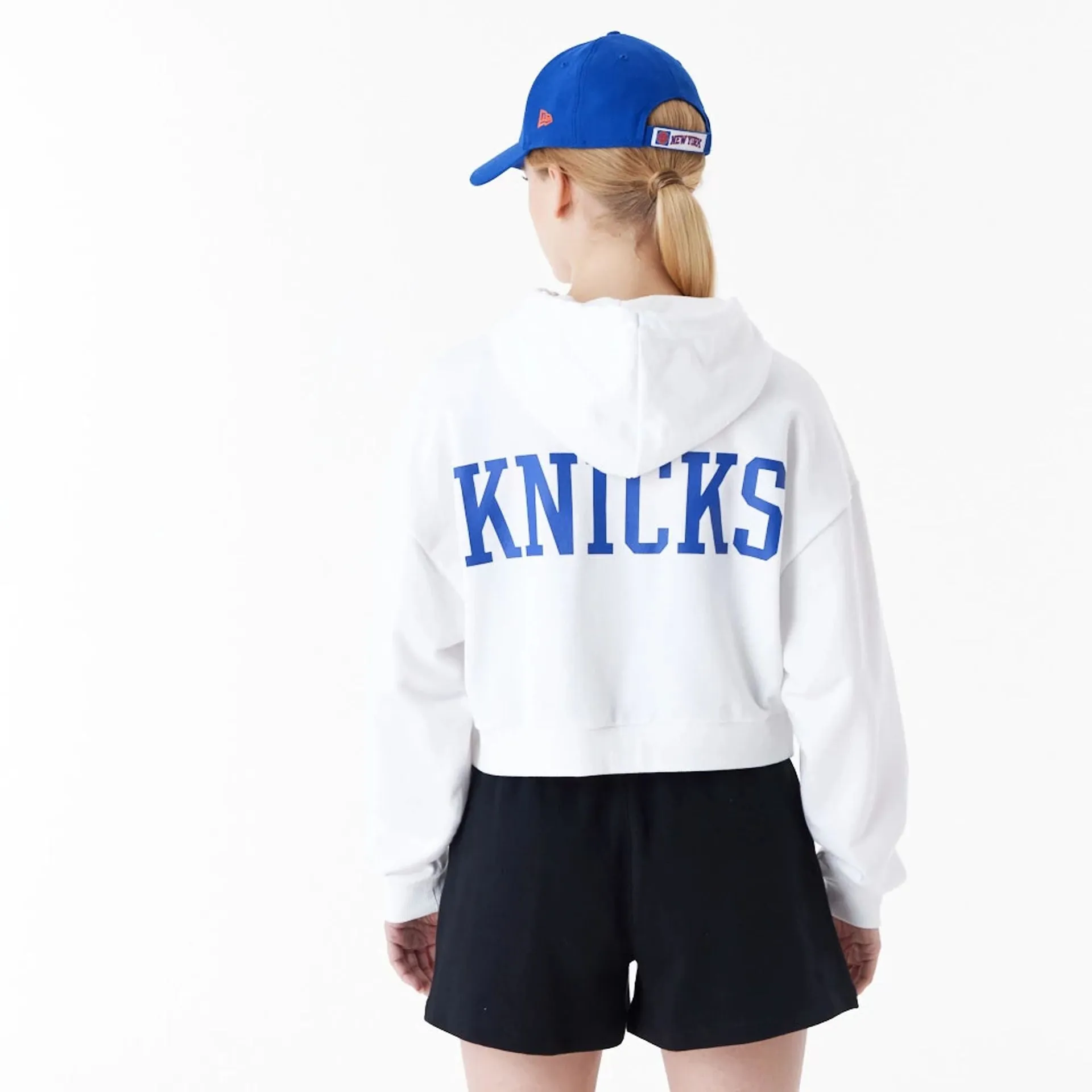 New York Knicks Womens NBA Team Logo White Crop Pullover Hoodie