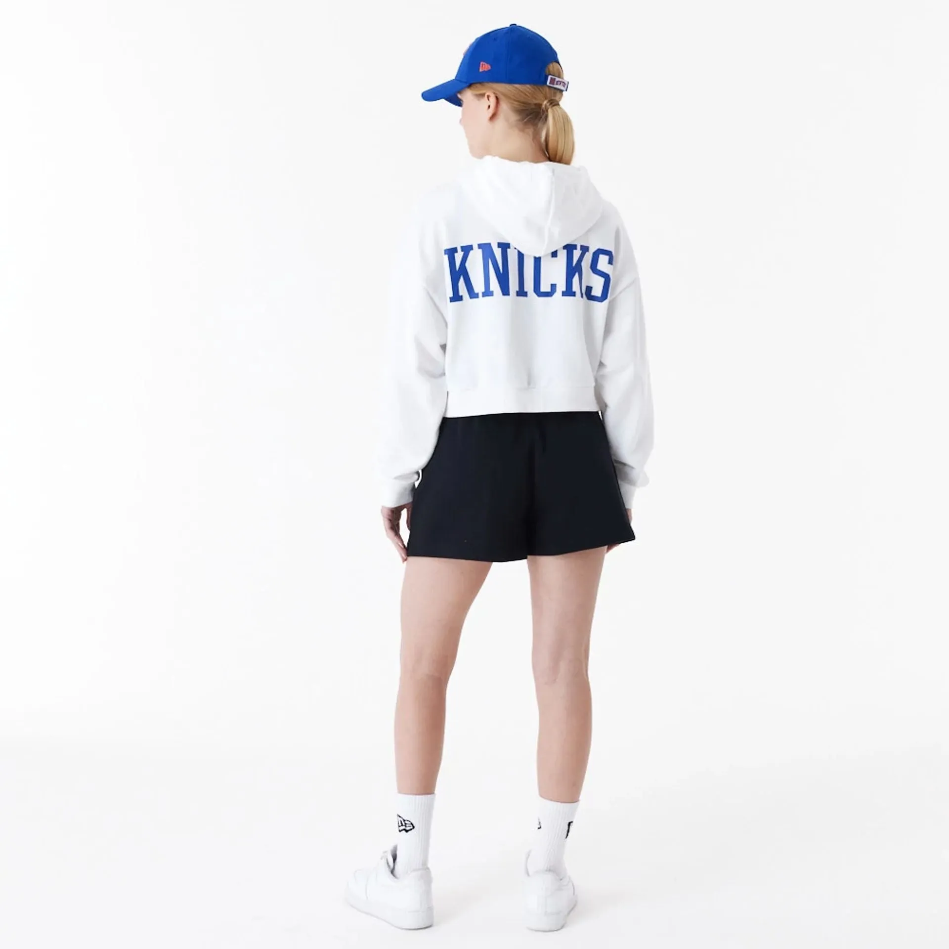 New York Knicks Womens NBA Team Logo White Crop Pullover Hoodie