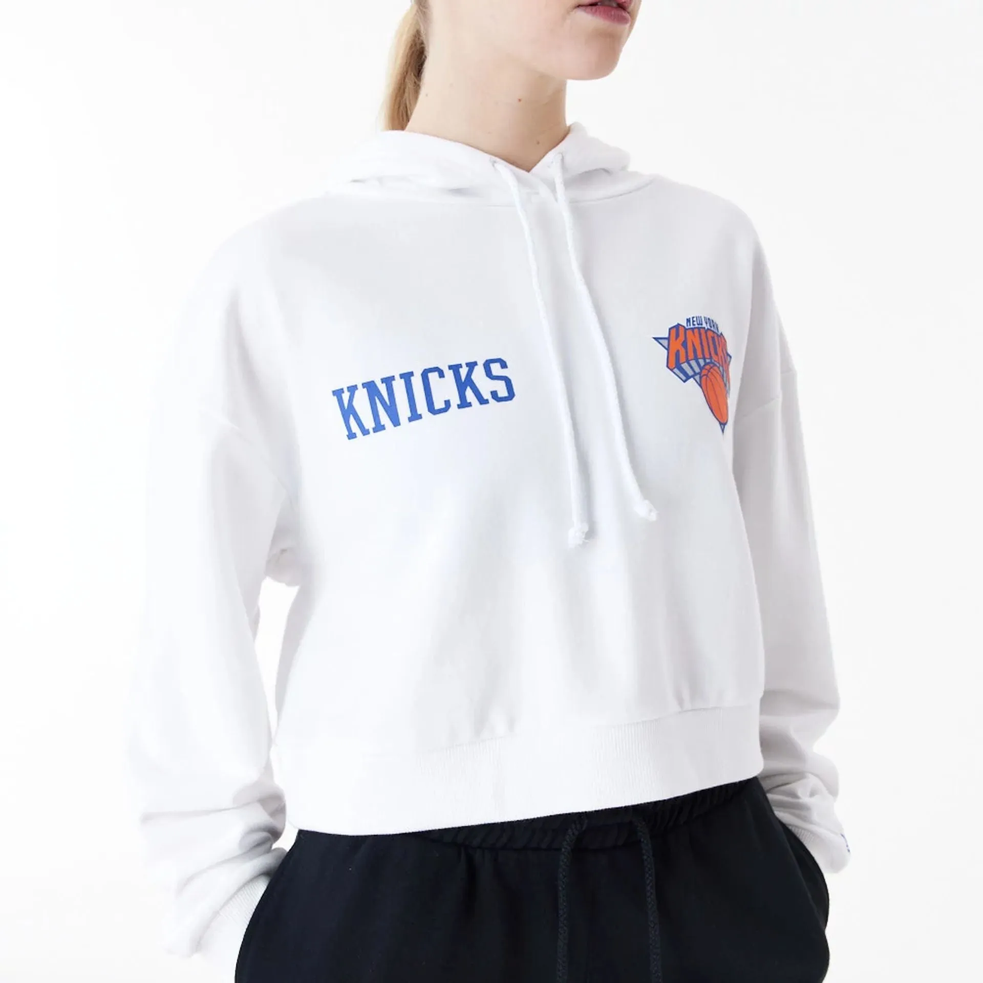 New York Knicks Womens NBA Team Logo White Crop Pullover Hoodie