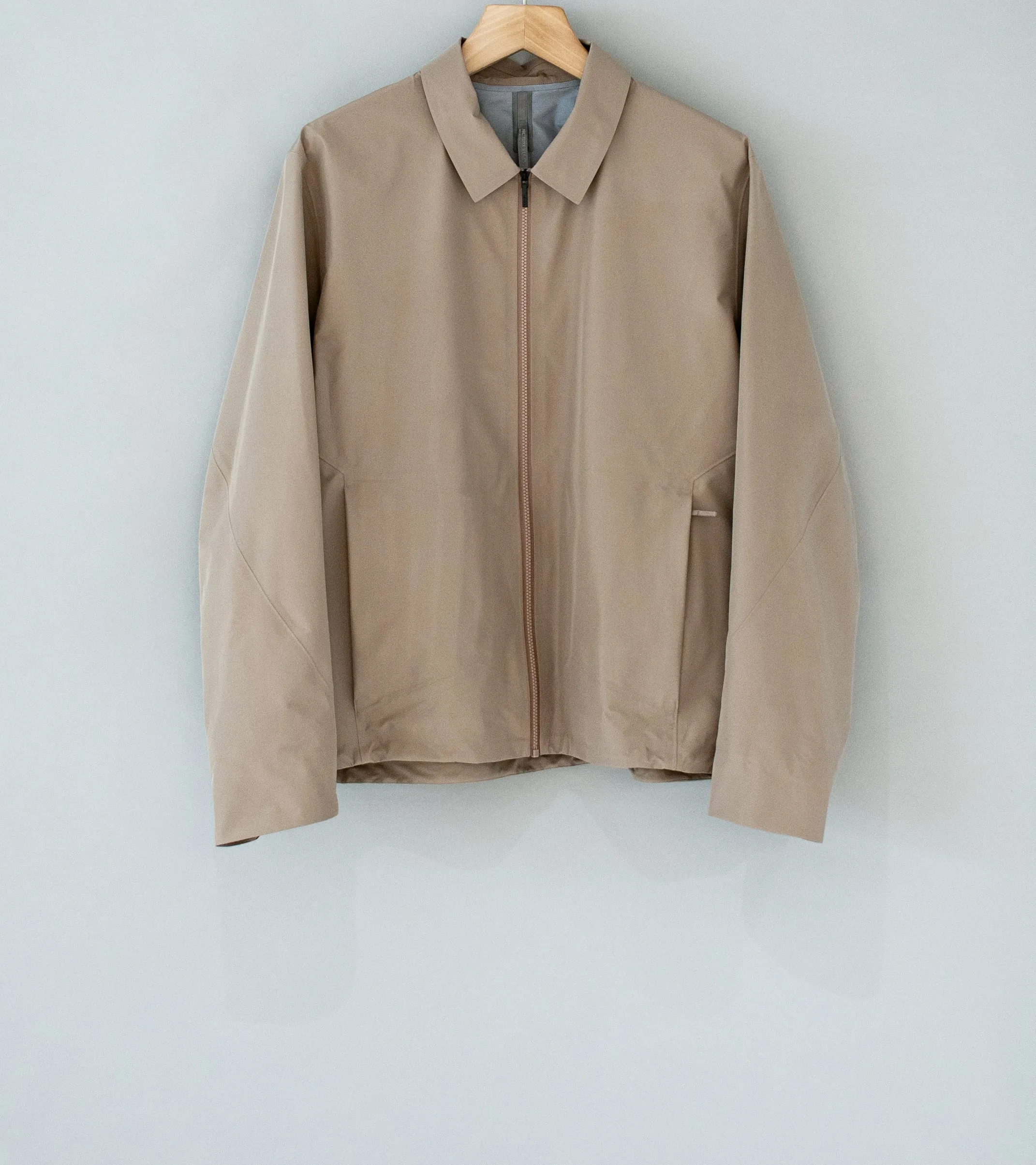 Veilance 'Centroid Jacket' (Soil)